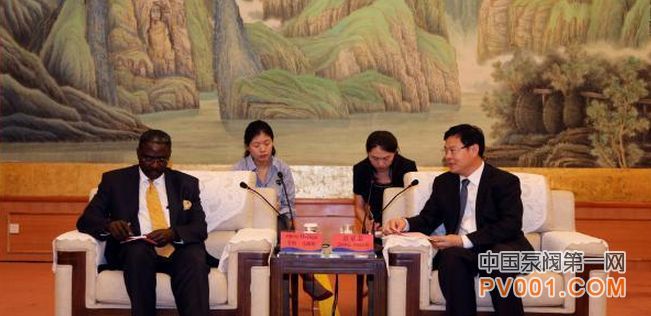 ʯ��&emsp;װ��չ&emsp; �Ժ�־