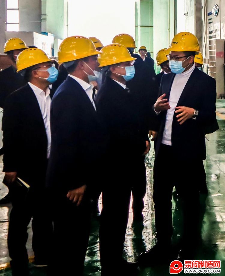 永嘉县长吴呈钱考察慰问纽顿 颁发荣誉牌匾送上新春红包-泵阀制造网