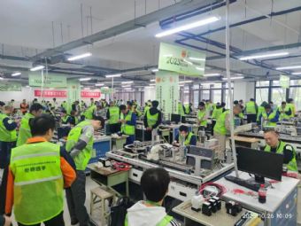 宁江机床公司员工在成都百万职工技能比赛中再获佳绩