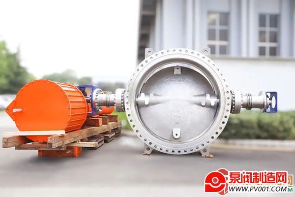 纽威阀门超大口径气动高温三偏心蝶阀顺利通过业主验收-泵阀制造网
