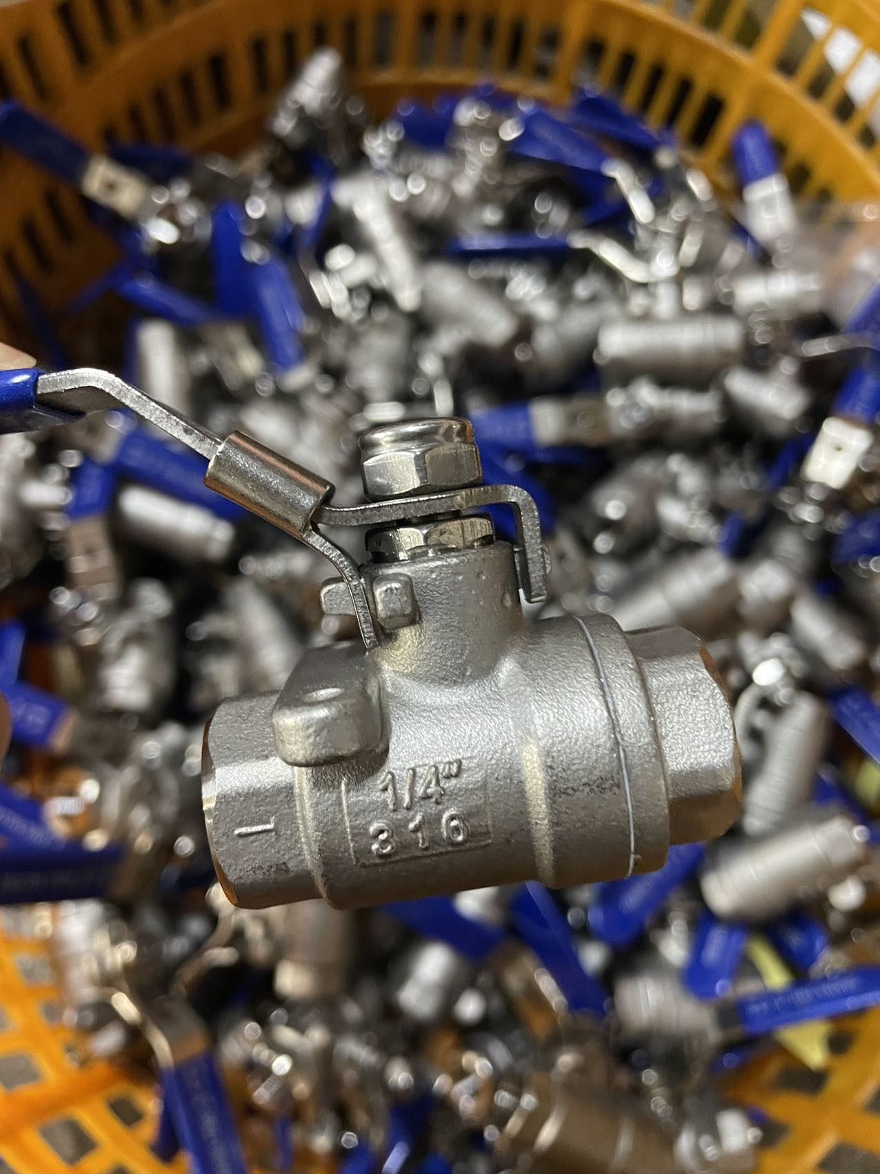 供应浙江彼列阀门一片式带锁内螺纹球阀Q11F-16P