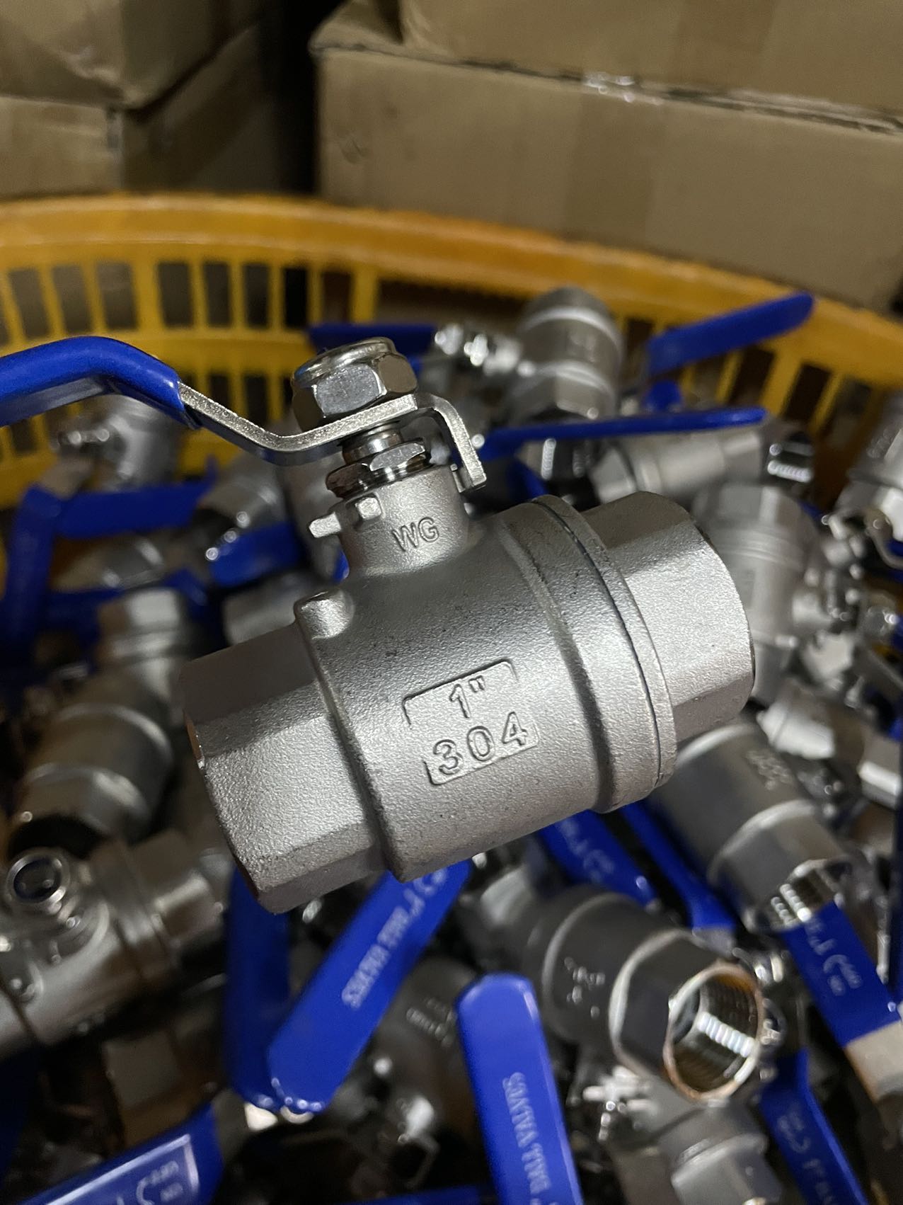 供应浙江彼列阀门二片式内螺纹球阀Q11F-16P